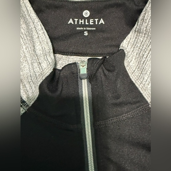 Athleta Black Gray Fitted Zippered Top Sz Small - Picture 8 of 9